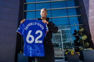 开云体育入口-英媒：切尔西18岁后卫下赛季可能进一线队，担任库库雷利亚替补